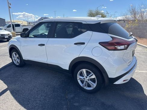 Used 2025 Nissan Kicks Play S image 11