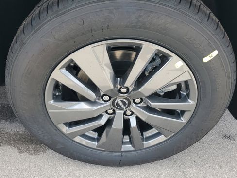 New 2026 Nissan Pathfinder SV image 7