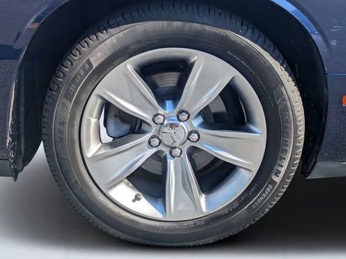 Used 2015 Dodge Challenger SXT RWD image 12