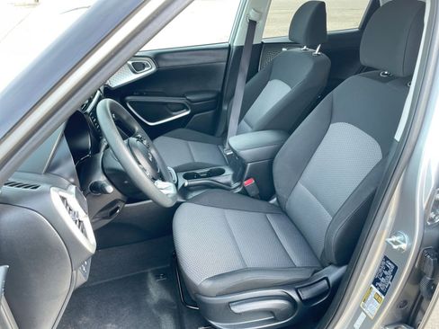 Used 2025 Kia Soul LX w/ LX Technology Package image 36