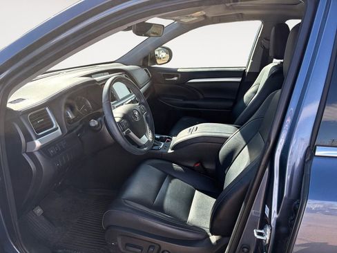 Used 2018 Toyota Highlander XLE image 9