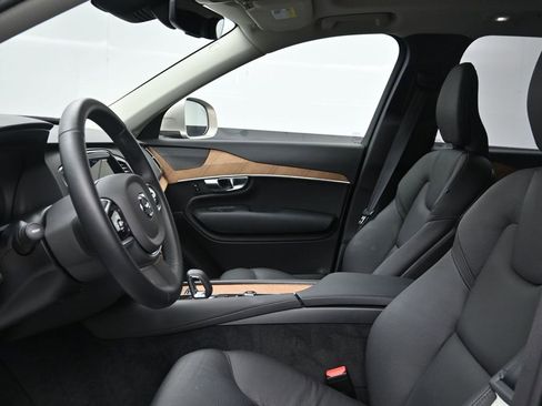 Used 2025 Volvo XC90 T8 Plus w/ Protection Package Premier image 11