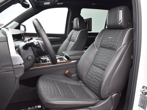 Certified 2025 Cadillac Escalade Sport Platinum image 12