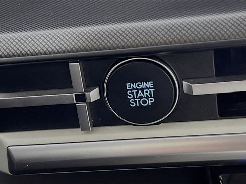 Used 2025 Hyundai Santa Fe SEL FWD image 23