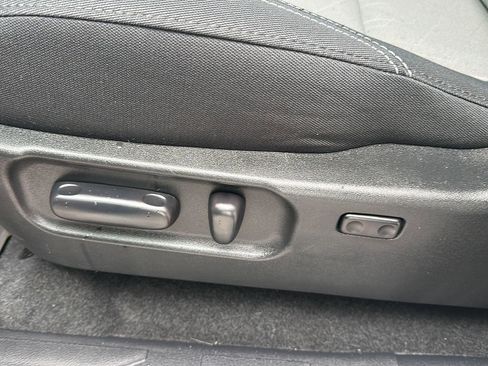 Used 2023 Toyota Tacoma TRD Off-Road w/ Technology Package image 18