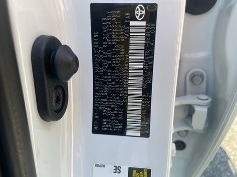 Used 2024 Toyota Corolla LE FWD image 29