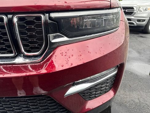 Used 2023 Jeep Grand Cherokee Limited AWD/4WD image 9