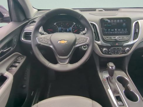 Used 2018 Chevrolet Equinox Premier FWD image 12
