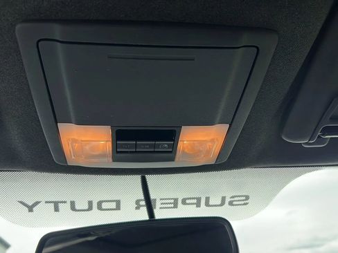 Used 2016 Ford F250 Lariat w/ Lariat Ultimate Package AWD/4WD image 23