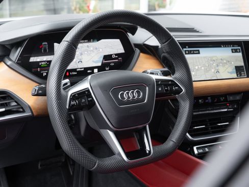 Used 2023 Audi e-tron GT Prestige w/ Prestige Package image 11