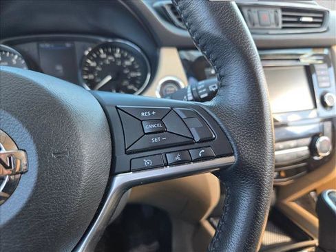 Used 2019 Nissan Rogue SV image 22