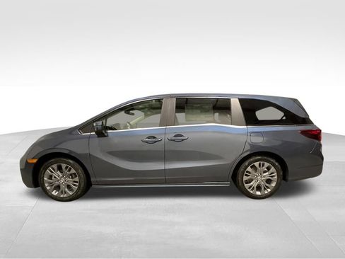 New 2026 Honda Odyssey Touring image 2