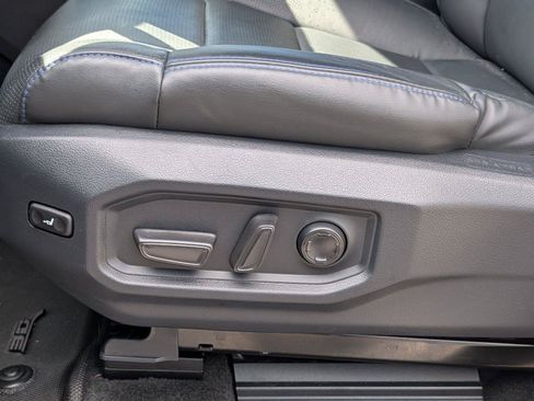 Used 2025 Toyota Tundra Platinum AWD/4WD image 12