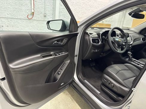 Used 2024 Chevrolet Equinox Premier AWD/4WD image 12