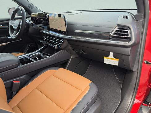 New 2027 Chevrolet Traverse Z71 w/ Enhanced Driving Package AWD/4WD image 18
