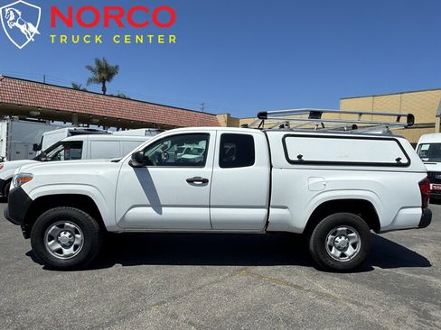 Used 2020 Toyota Tacoma SR image 6