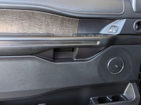 Used 2019 Ford Expedition Limited w/ Equipment Group 301A image 12