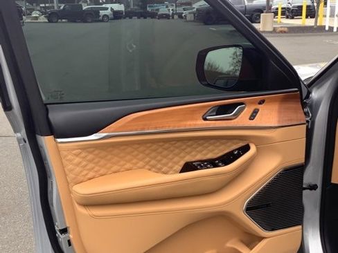 Certified 2023 Jeep Grand Cherokee Summit image 12