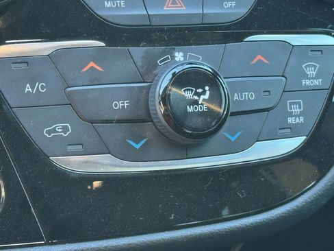 Used 2018 Chrysler Pacifica Touring Plus w/ S Appearance Package image 28