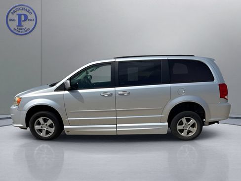 Used 2012 Dodge Grand Caravan SXT FWD image 4