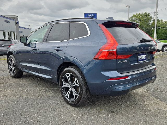 Used 2022 Volvo XC60 B5 Momentum w/ Climate Package AWD/4WD image 4