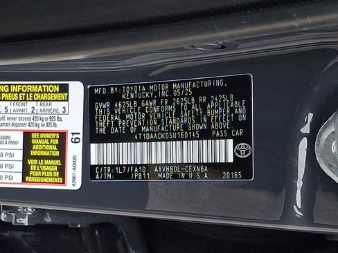 Used 2025 Toyota Camry LE w/ Convenience Package image 27