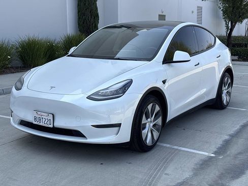 Used 2021 Tesla Model Y Long Range AWD/4WD image 7