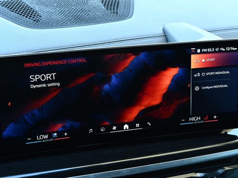 Certified 2024 BMW X7 xDrive40i w/ Executive Package image 34