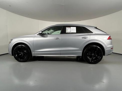Used 2022 Audi Q8 Premium w/ Convenience Package AWD/4WD image 4