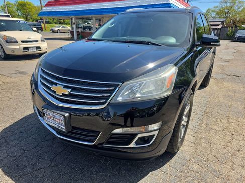 Used 2016 Chevrolet Traverse LT FWD image 1