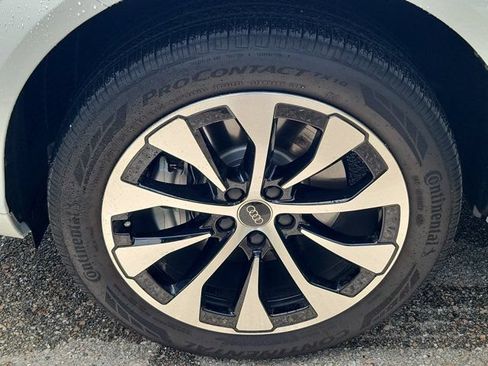 Certified 2026 Audi Q3 quattro 2.0T AWD/4WD image 9