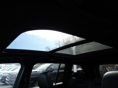 Certified 2025 Jeep Grand Cherokee Limited w/ Trailer Tow Package image 21