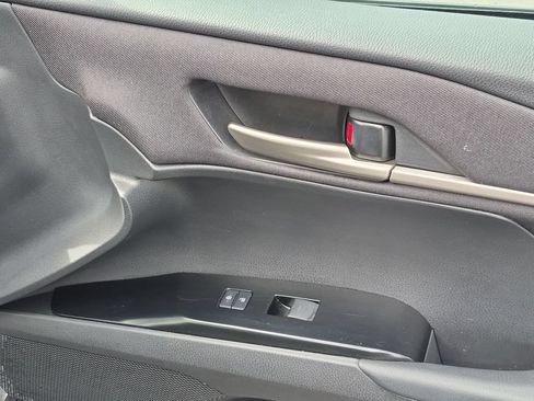 Used 2025 Toyota Camry Hybrid FWD image 34