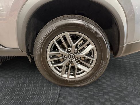 Used 2024 Nissan Rogue S image 15