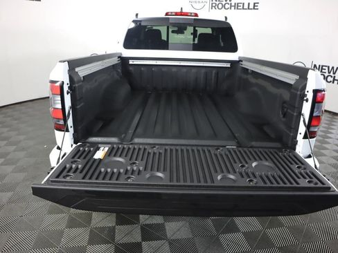 Certified 2024 Nissan Frontier SV w/ SV Convenience Package image 9