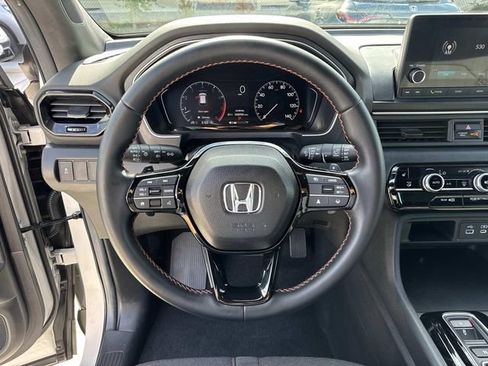 Certified 2025 Honda Pilot Sport image 21