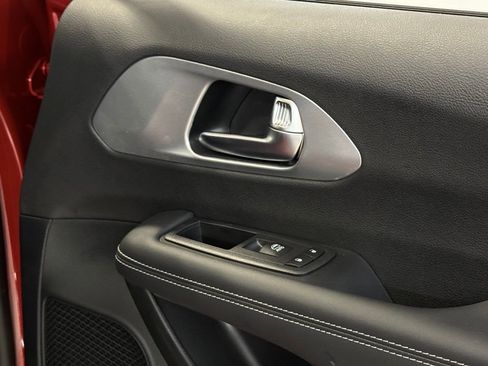 New 2026 Chrysler Pacifica Select image 12