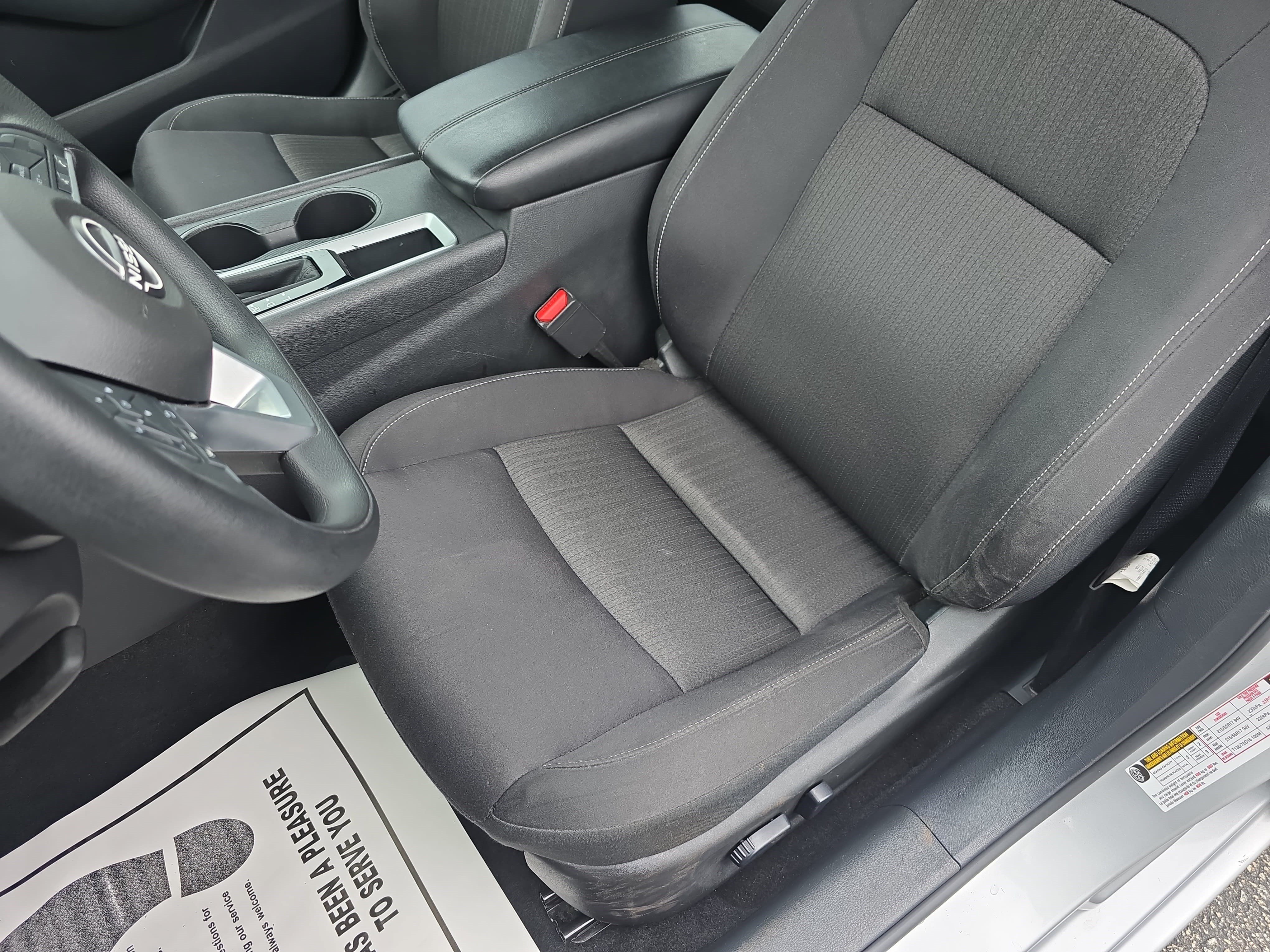 Used 2025 Nissan Altima 2.5 SV FWD image 14