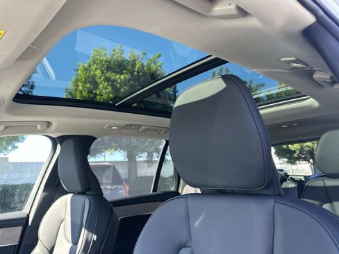 Certified 2025 Volvo XC90 B6 Plus w/ Protection Package Premier image 35