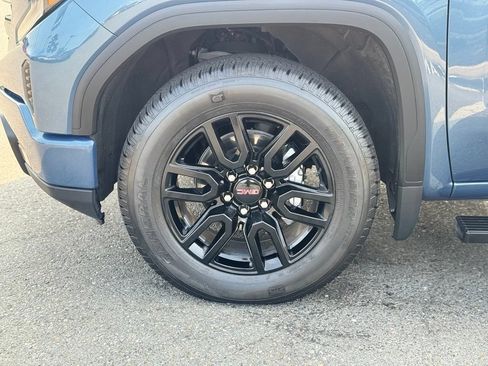 Used 2024 GMC Sierra 1500 Elevation AWD/4WD image 3