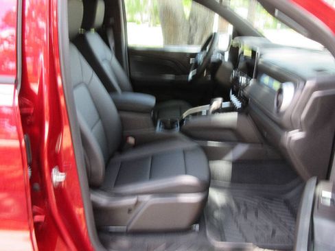 Used 2025 Chevrolet Colorado LT w/ LT Convenience Package RWD image 24