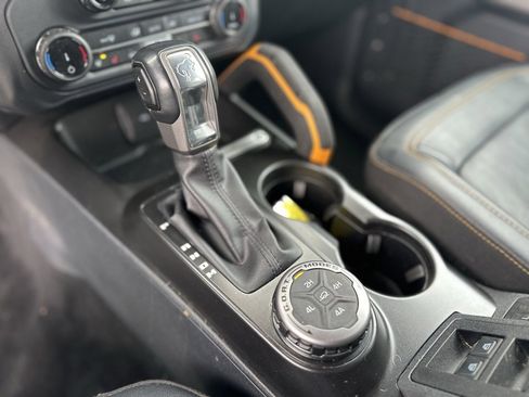 Used 2022 Ford Bronco Badlands image 37