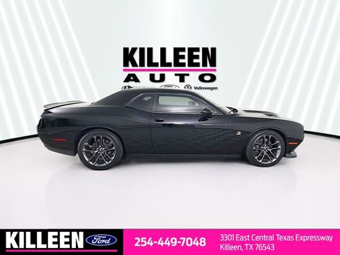 Used 2021 Dodge Challenger R/T Scat Pack w/ Plus Package RWD image 9
