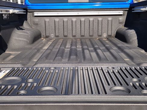 Used 2024 Nissan Frontier SV w/ SV Convenience Package image 39