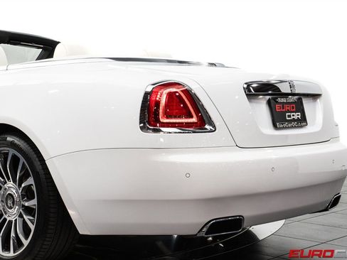 Used 2018 Rolls-Royce Dawn image 17
