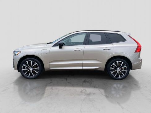 Used 2023 Volvo XC60 T8 Plus AWD/4WD image 2