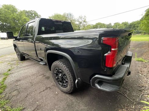 Used 2024 Chevrolet Silverado 2500 High Country w/ High Country Premium Package AWD/4WD image 7