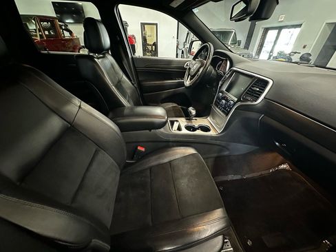 Used 2015 Jeep Grand Cherokee Altitude AWD/4WD image 16