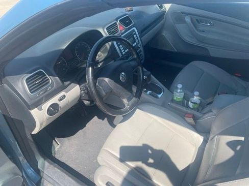 Used 2009 Volkswagen Eos Komfort FWD image 6
