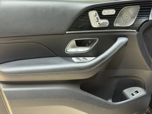 Used 2024 Mercedes-Benz GLS 450 4MATIC image 14